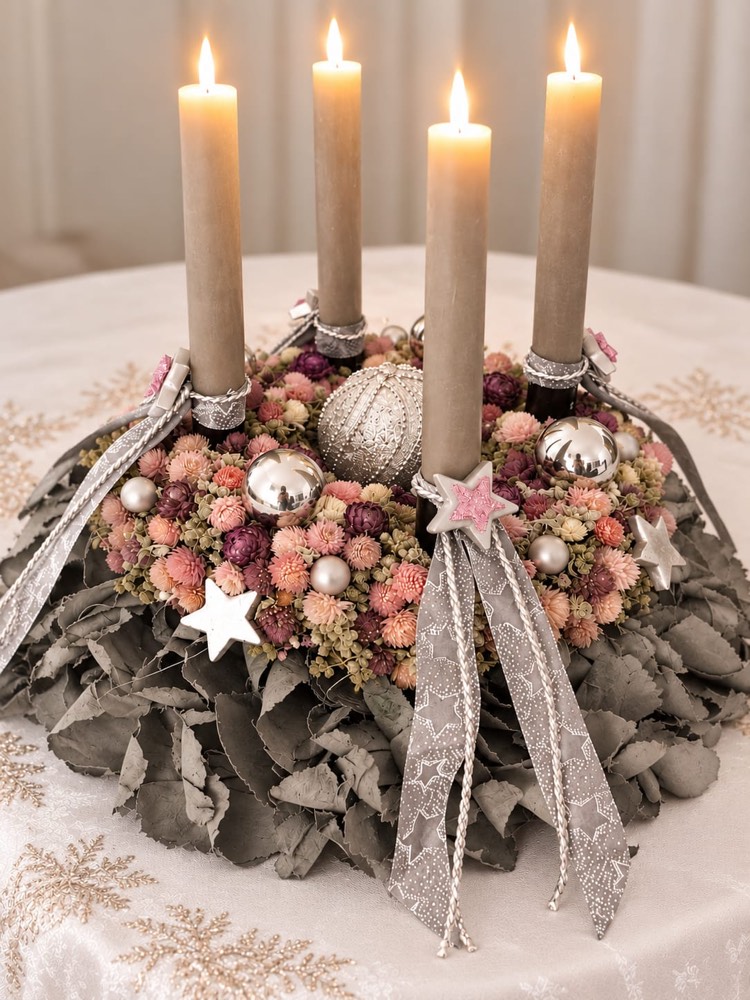 Adventskranz aus Trockenblumen in Rosa und Grau – Kempener Rose Kempen
